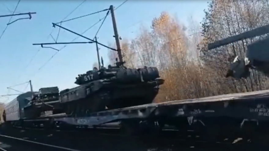 Nga đưa xe tăng, tên lửa tới gần biên giới Ukraine, Mỹ và châu Âu lo ngại
